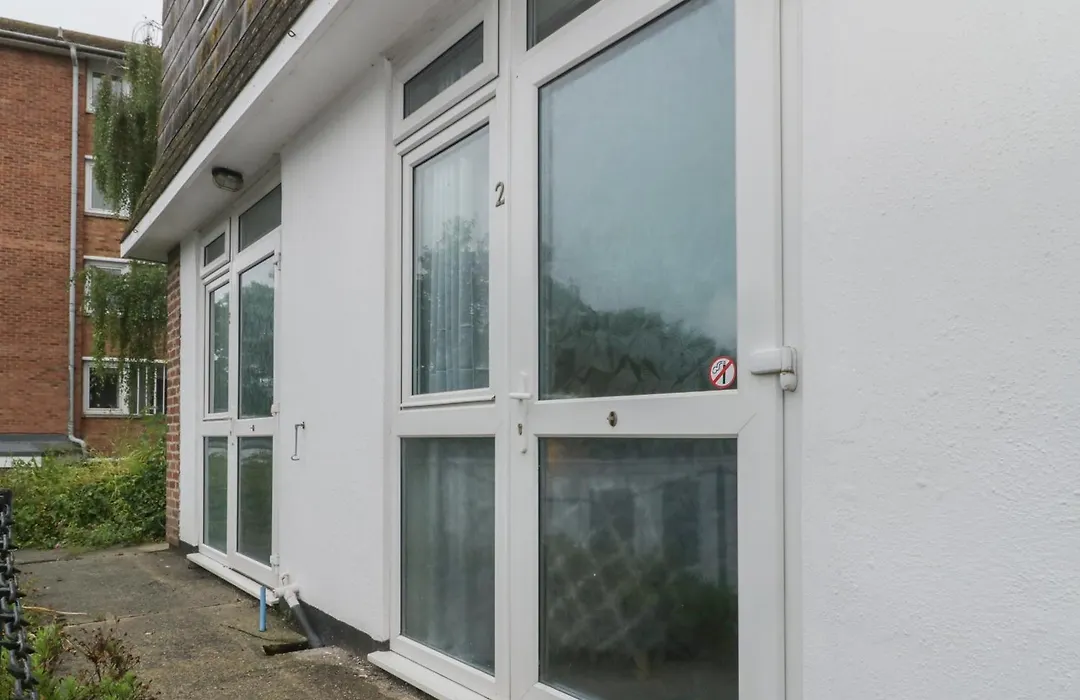 Flat 2, Big Tree Holiday Flats-1